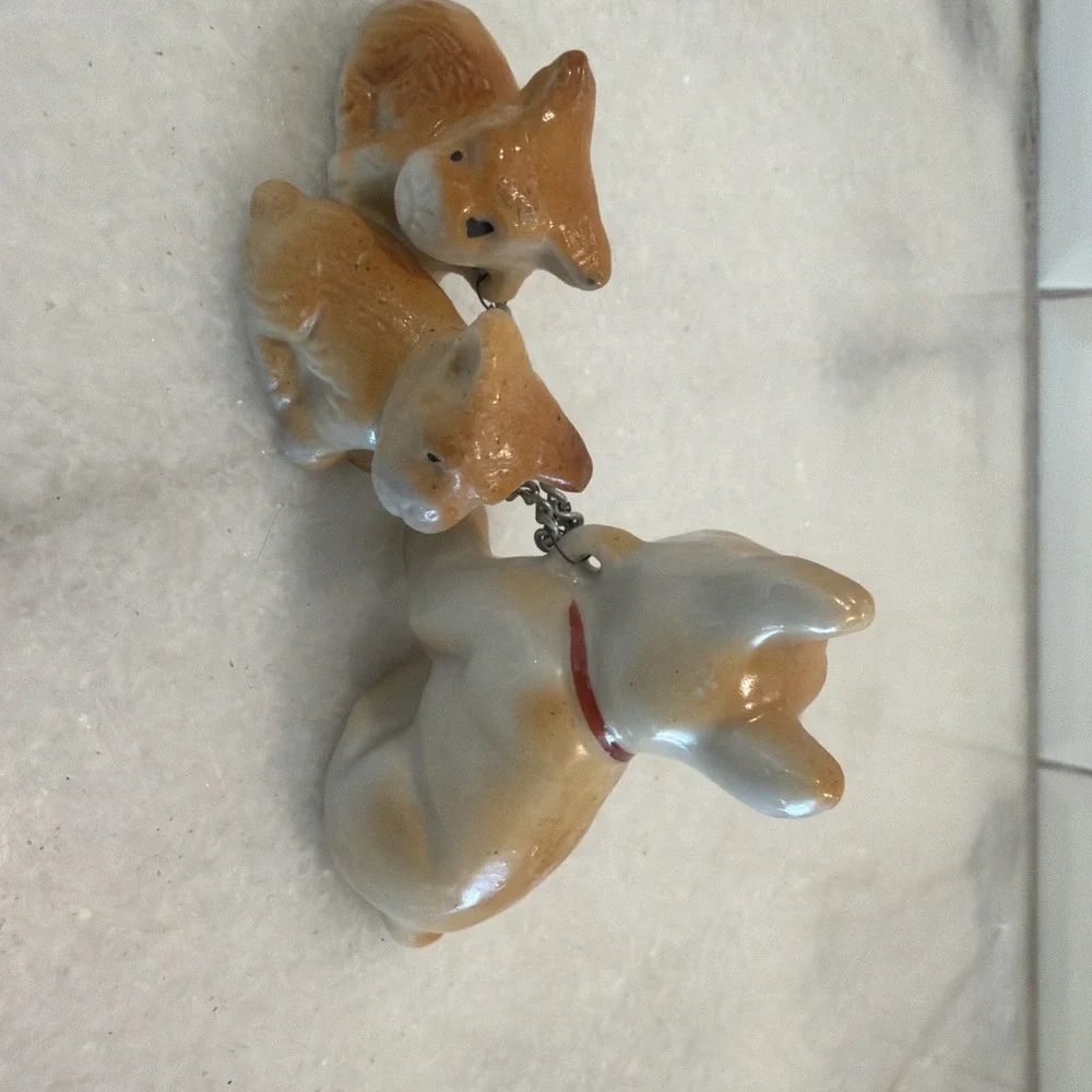Vtg‎ Porcelain Sitting Boxer Dog w 2 Puppies On Chain Figurine Ceramic Japan MCM